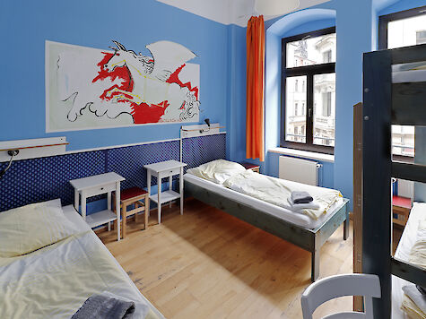 Vierbettzimmer mit Dusche