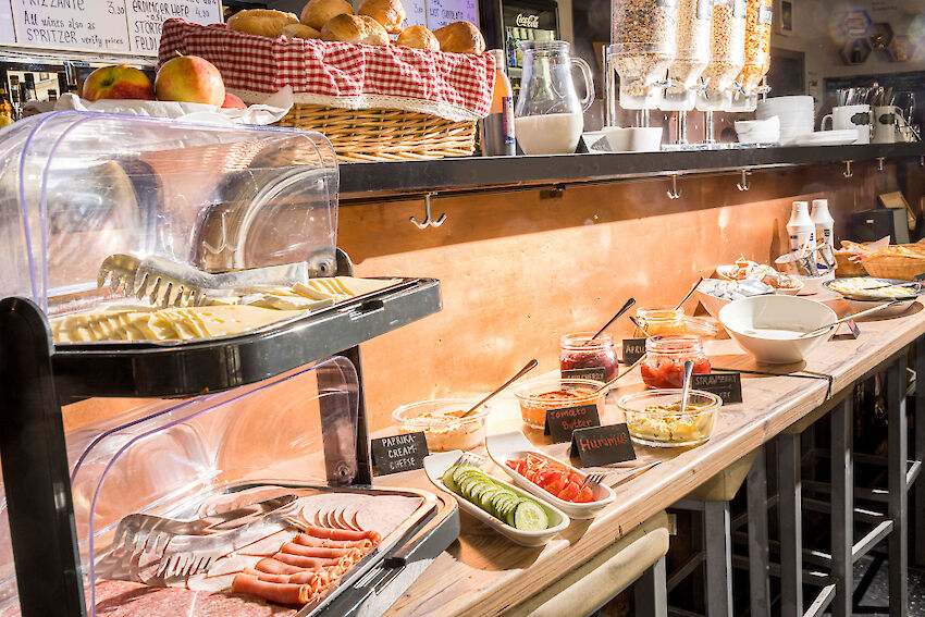 Breakfast daily from 7:30 a.m. to 12 p.m.